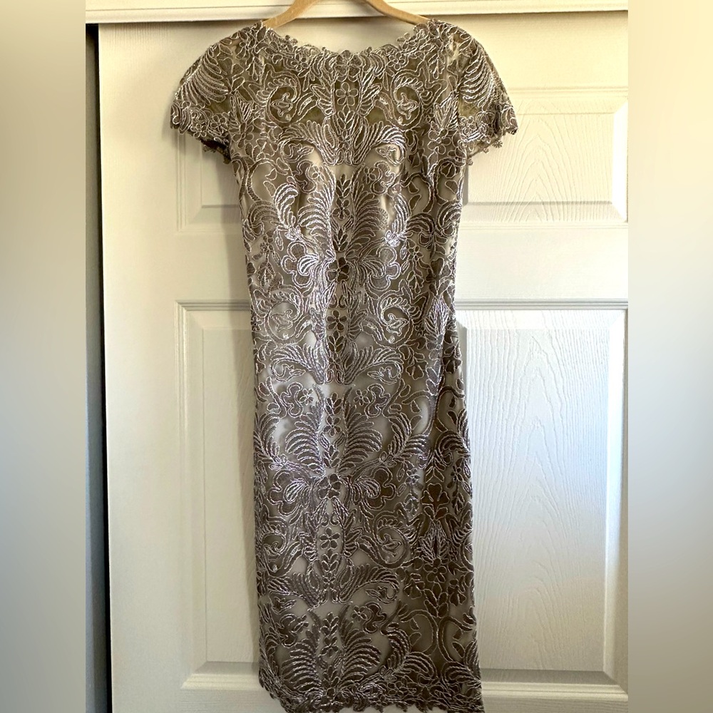 TADASHI SHOJI pewter floral embroidery dress Size 4